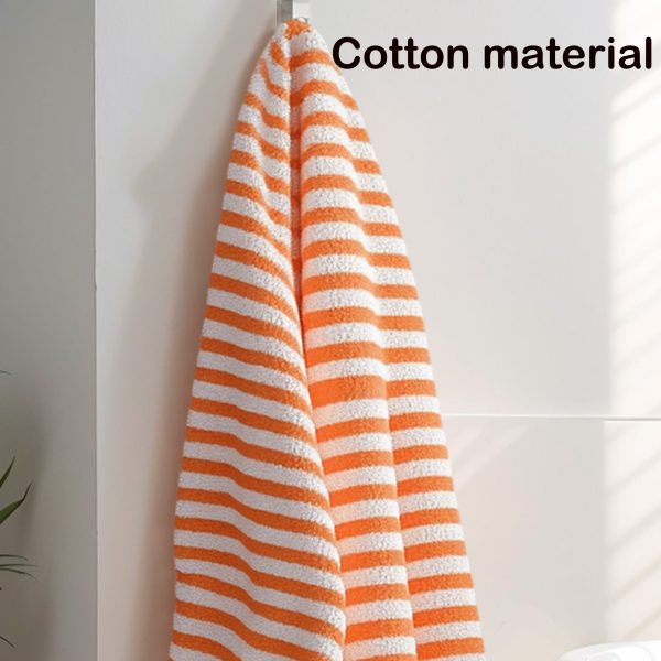 Soft, absorbent bath towel for ultimate comfort. - Image 2