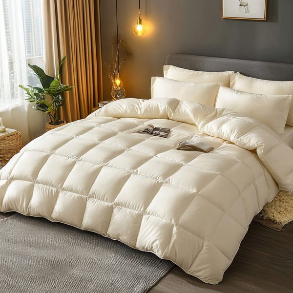 Cozy Grid Goose Down Comforter